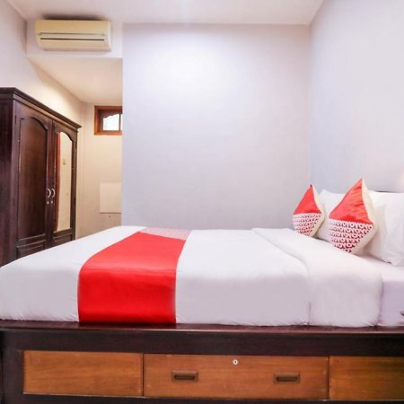 Oyo 2411 Taman Mekar Beach Inn 2 Кута Экстерьер фото