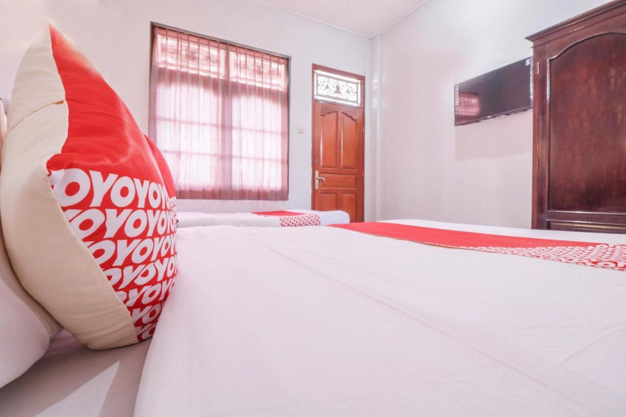 Oyo 2411 Taman Mekar Beach Inn 2 Кута Экстерьер фото