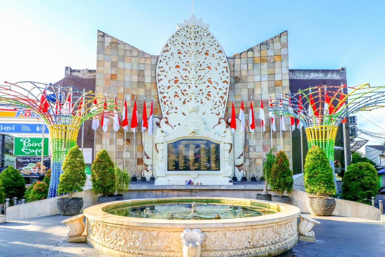 Oyo 2411 Taman Mekar Beach Inn 2 Кута Экстерьер фото