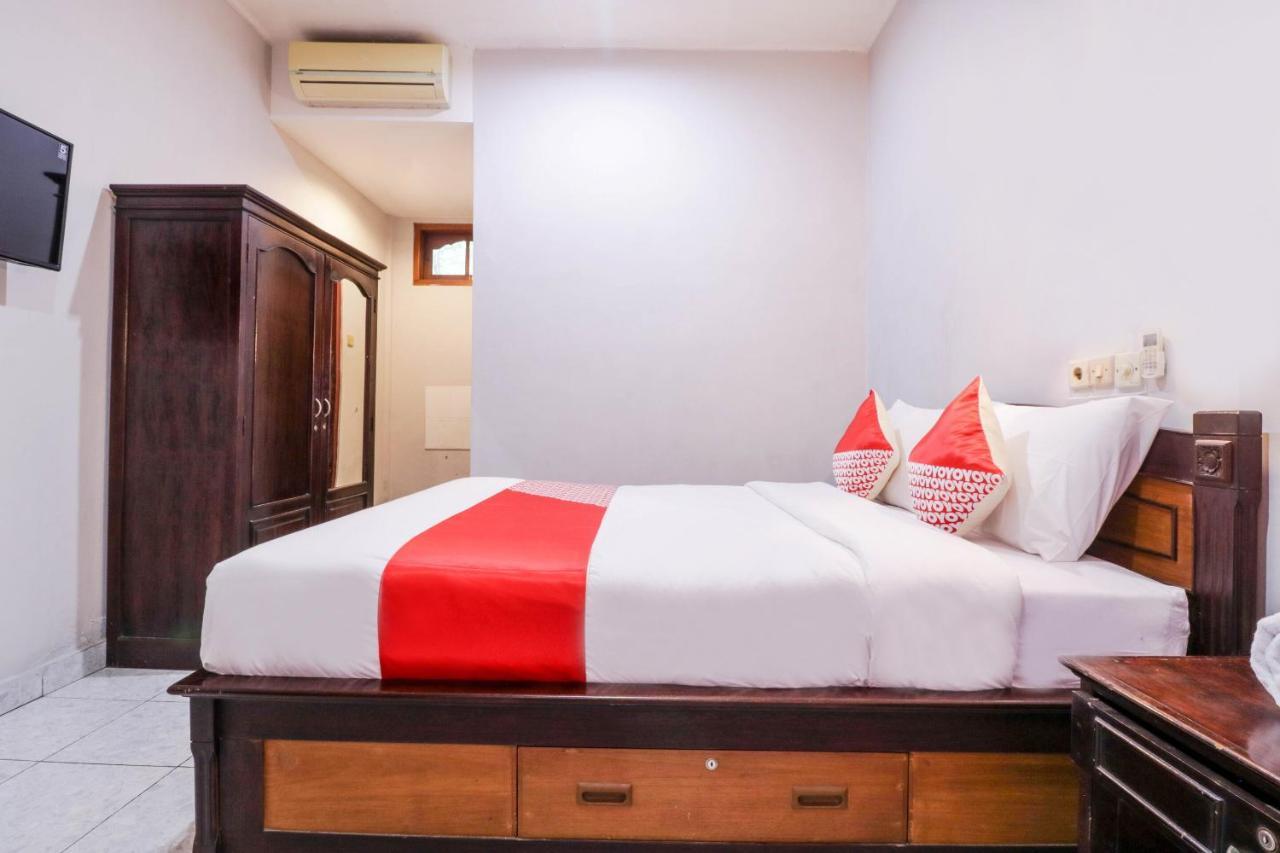 Oyo 2411 Taman Mekar Beach Inn 2 Кута Экстерьер фото