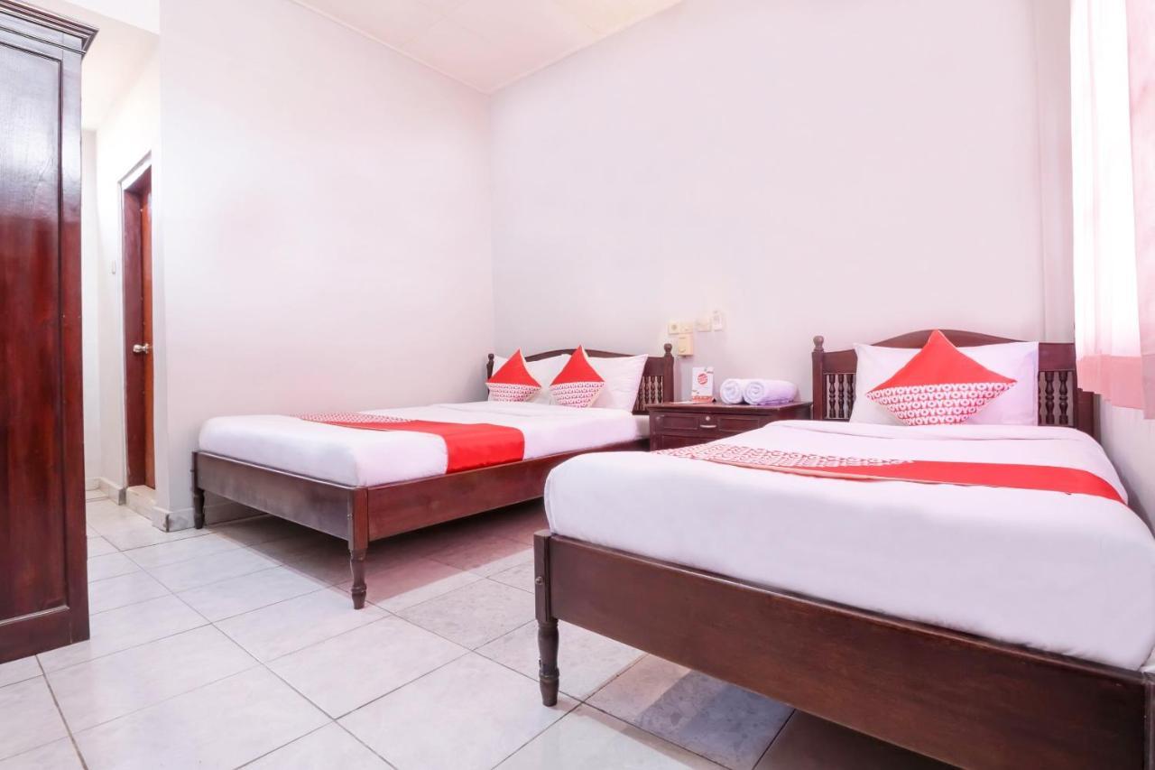 Oyo 2411 Taman Mekar Beach Inn 2 Кута Экстерьер фото