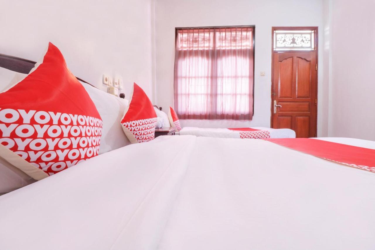 Oyo 2411 Taman Mekar Beach Inn 2 Кута Экстерьер фото