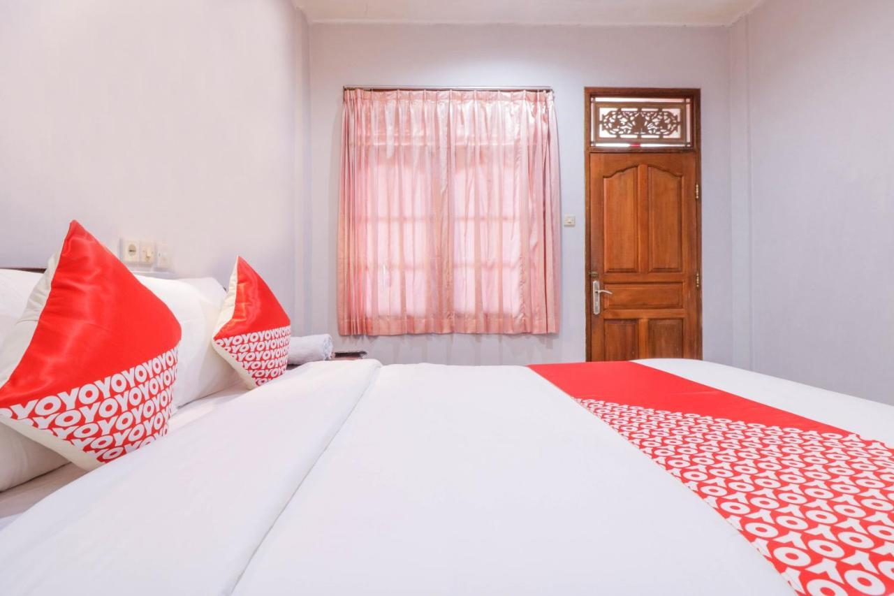 Oyo 2411 Taman Mekar Beach Inn 2 Кута Экстерьер фото