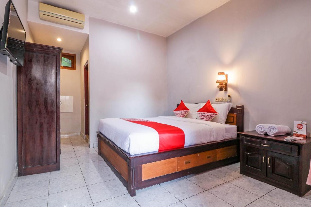 Oyo 2411 Taman Mekar Beach Inn 2 Кута Экстерьер фото