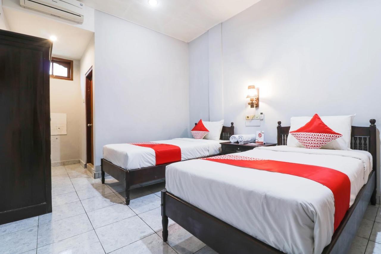 Oyo 2411 Taman Mekar Beach Inn 2 Кута Экстерьер фото