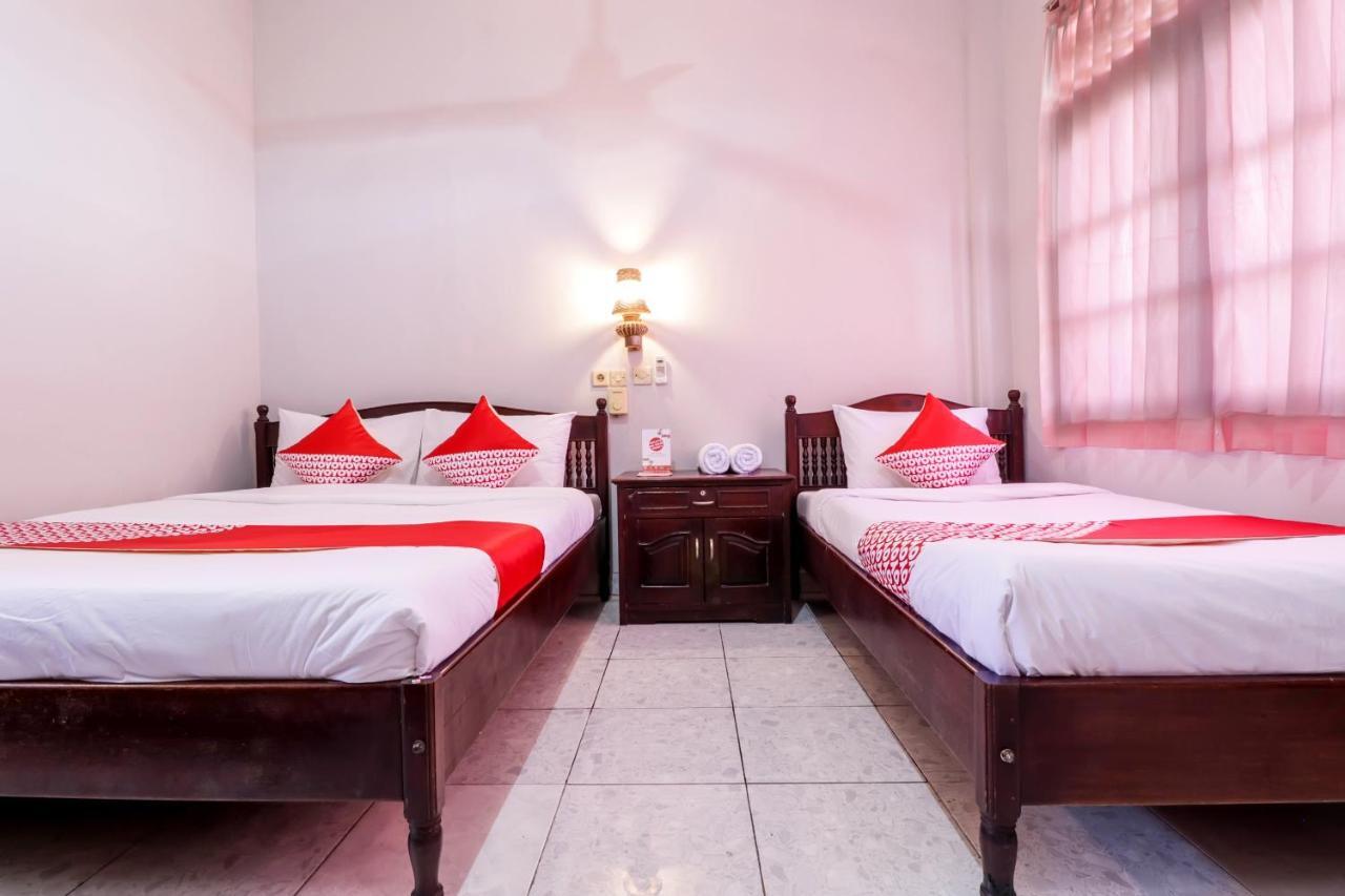 Oyo 2411 Taman Mekar Beach Inn 2 Кута Экстерьер фото
